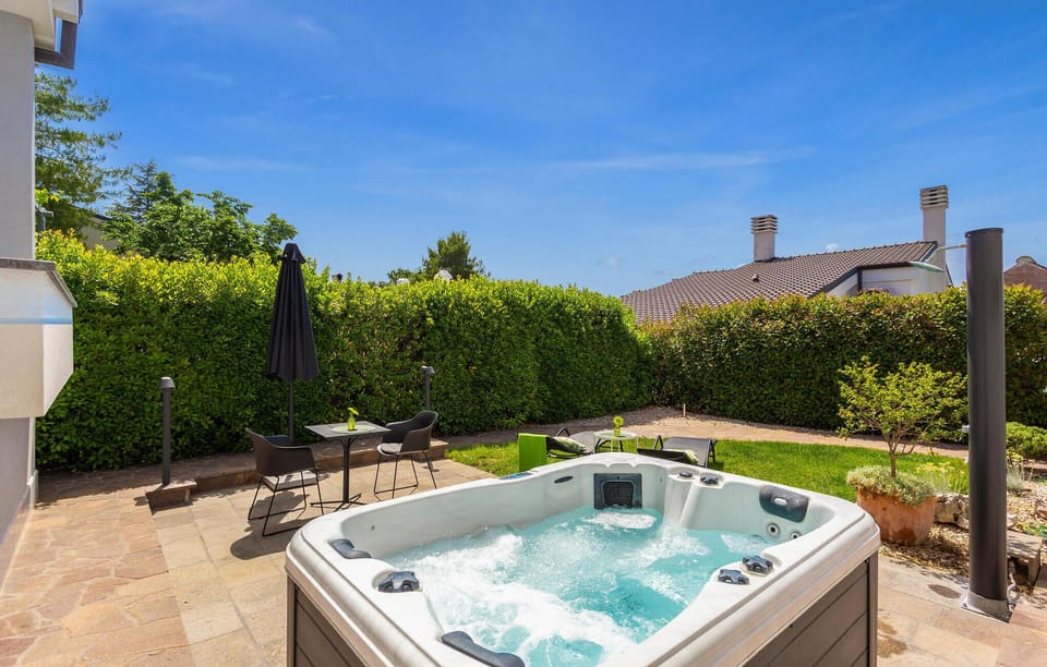 hot-tub