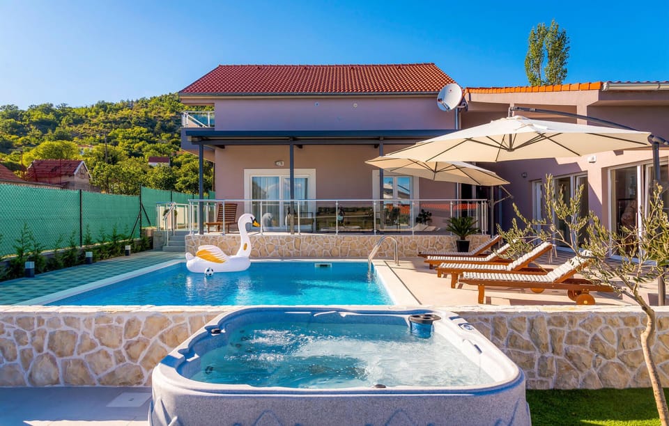 pool