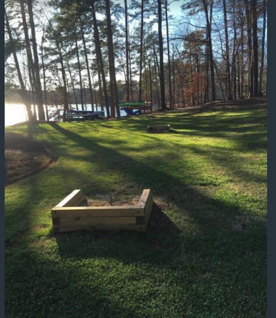 Play horseshoes at south marina picnic area. 🧲 at ourSouth Marina