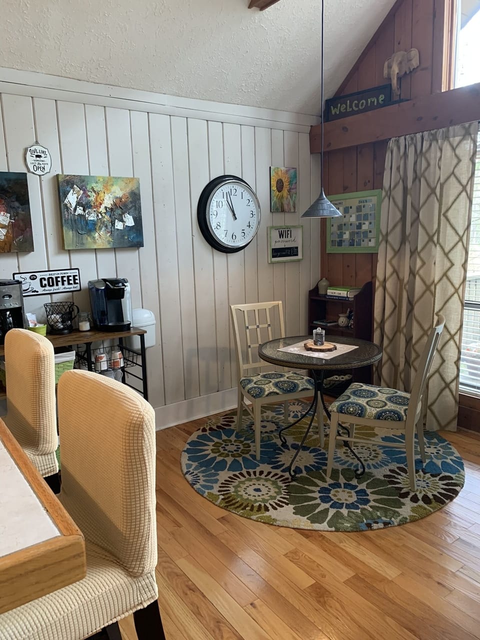 Eating areas. 