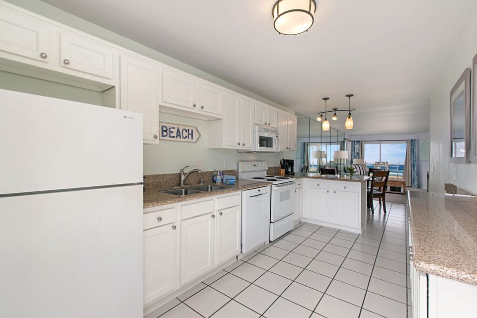Clean and well-appointed this kitchen has everything you need!
