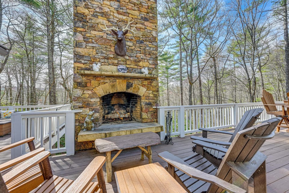 Top-Floor Deck | Gas Grill | Mountain Views | Wood-Burning Fireplace