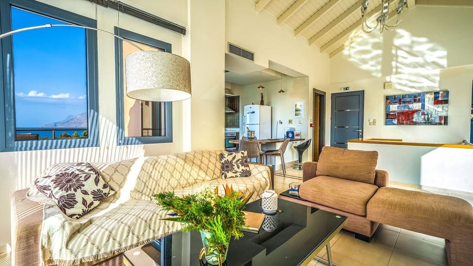 Watch TV, read a book or just relax on the comfortable sofas!