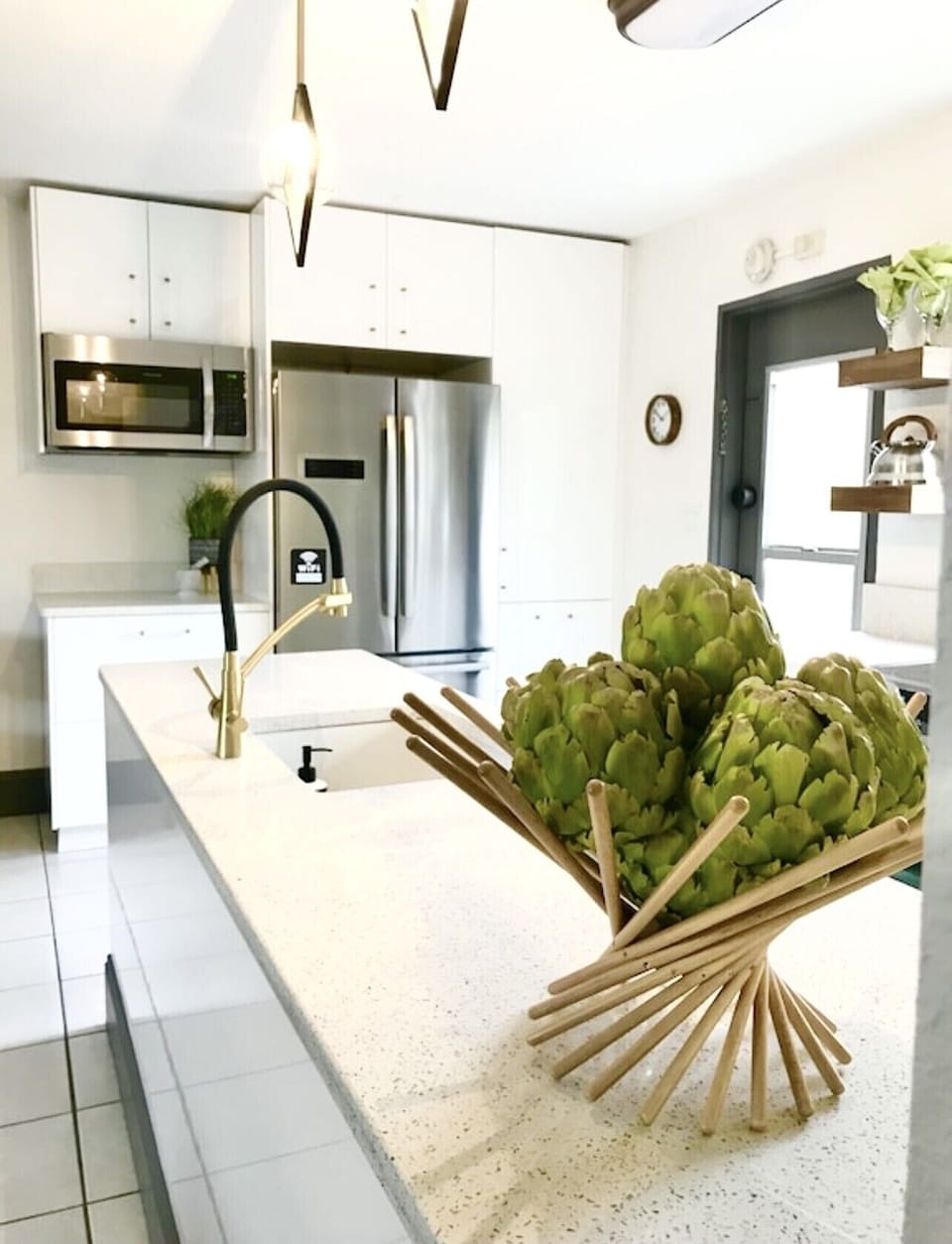 ☀️ King Condo w/ Sunroom, Lakeside Pool and Waterfront Park  Apartment in Winter Park