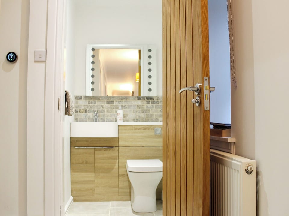 Separate toilet | Rhunahaorine Cottage, Tayinloan, near Tarbert