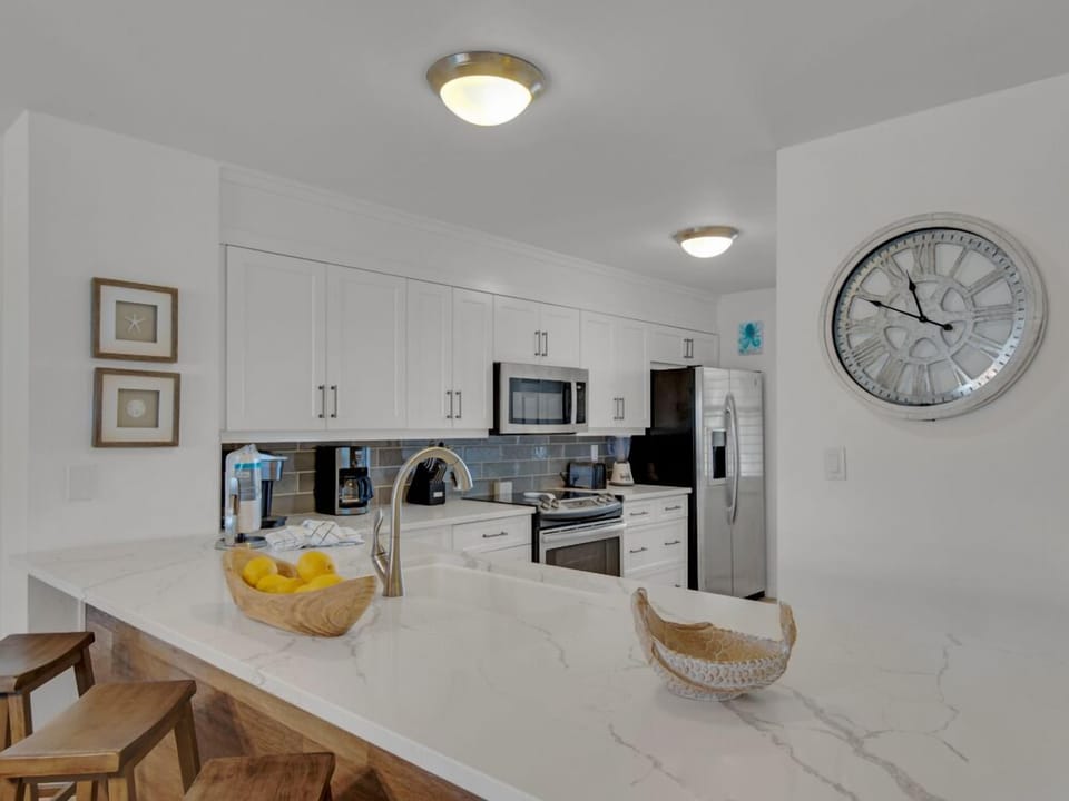 Kitchen Bar Area