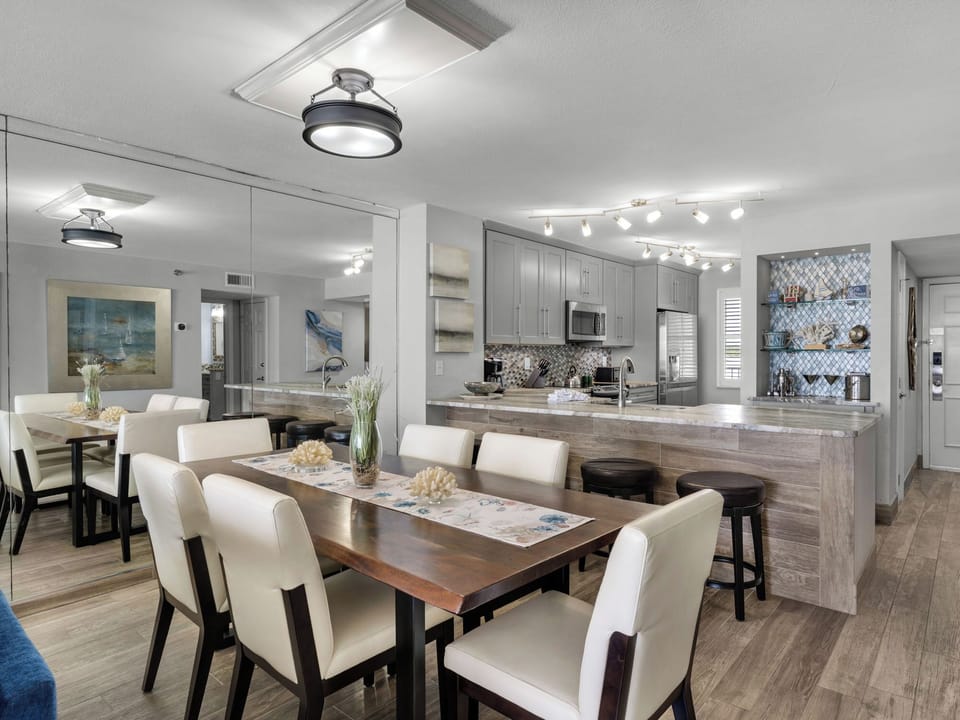 Dining Table and Kitchen Bar Seating