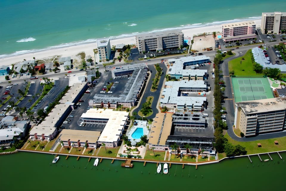 Plan effortless beach days with a bird’s-eye view of everything.