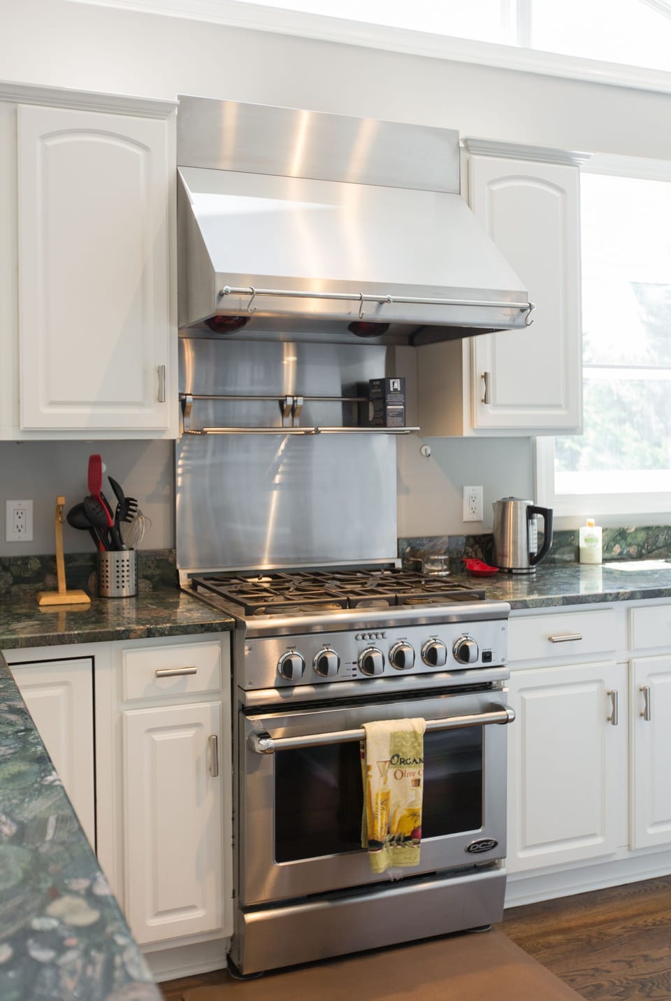 professional style range with hood and warmer