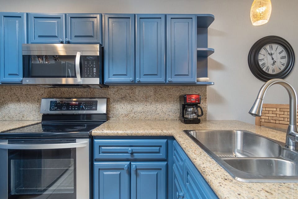 detail of the kitchen cabinets