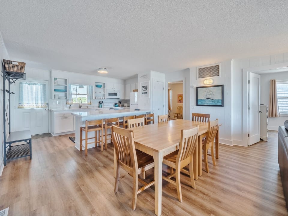 Dining Area - Seating For 6