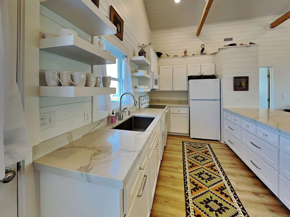 Full Size Kitchen