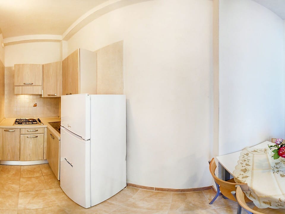 Room, Floor, Property, Tile, Product, Interior Design, Furniture, Major Appliance, Architecture, Wall
