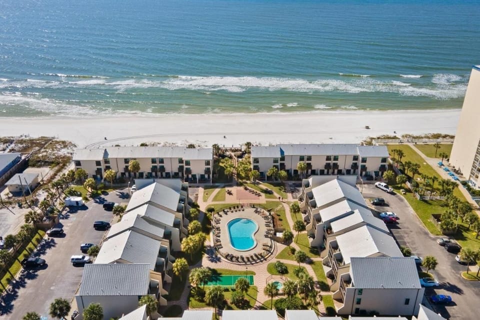 Ariel view of Largo Mar