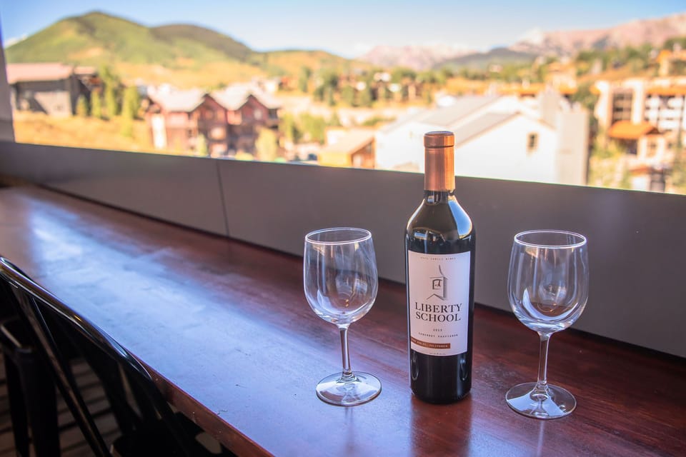 Brand new bar top on back patio. Enjoy a drink with the beautiful mountain view!
