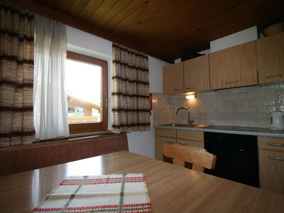 Cabinetry, Property, Furniture, Building, Window, Countertop, Wood, Curtain, Drawer, Architecture