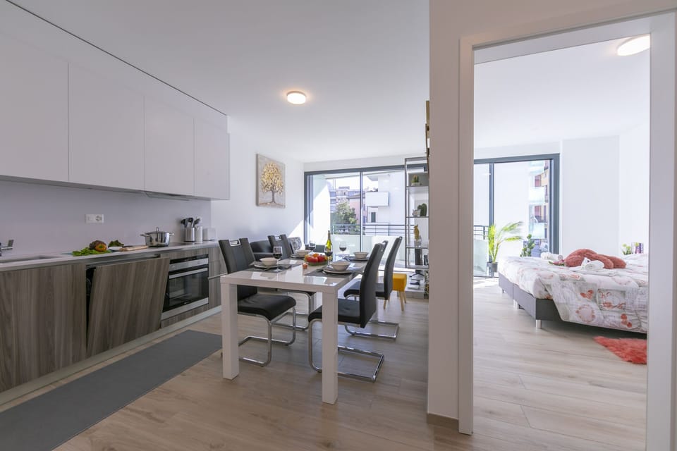 Kitchen with private washing machine