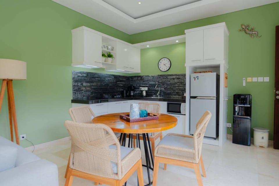 Athena 2 – One-Bedroom Romantic Pool Villa (1376)