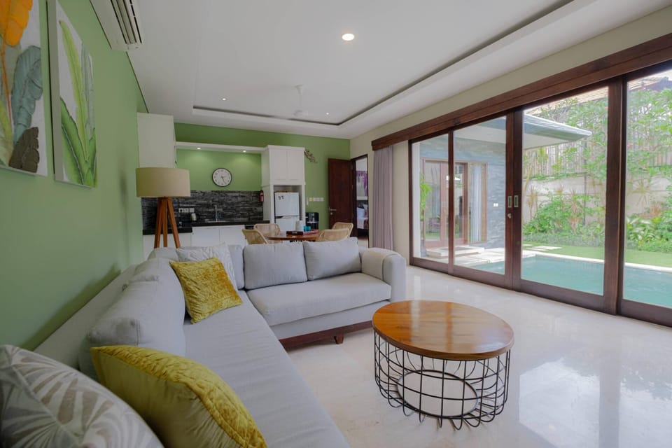Athena 2 – One-Bedroom Romantic Pool Villa (1378)