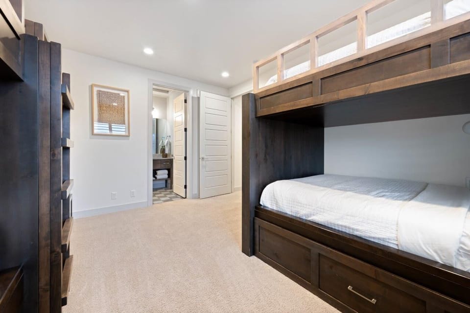 Bedroom 4, 1 full bunk + 2 twin bunks + 2 twin trundles, upstairs