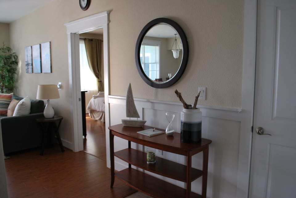 Emtry to Affinity is open to living area.