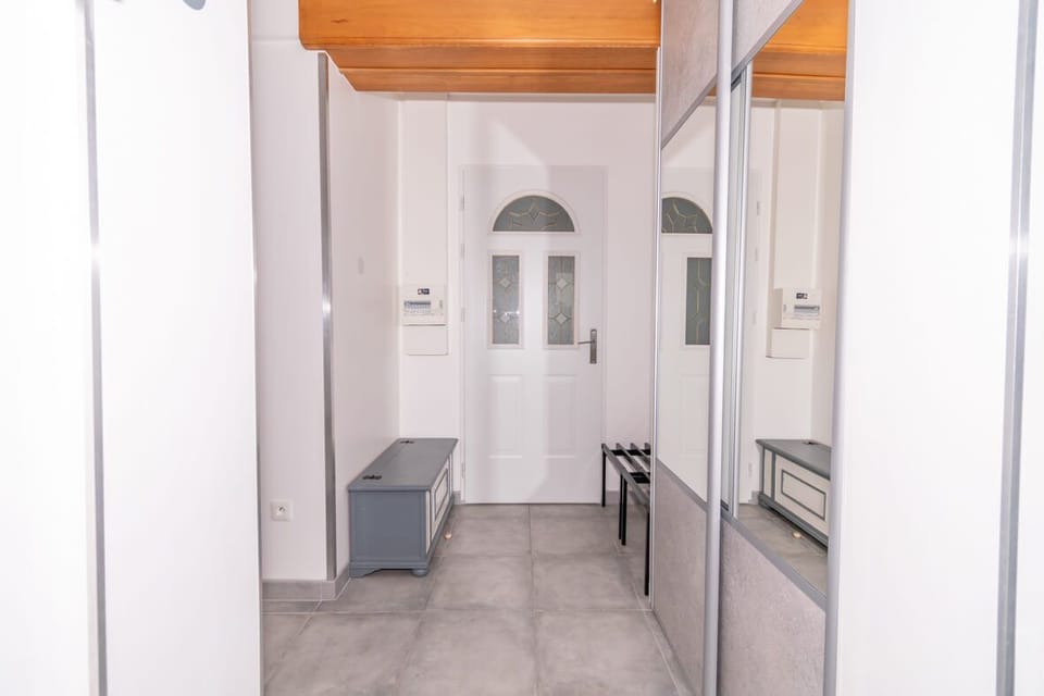 Modern Traveler Apartment