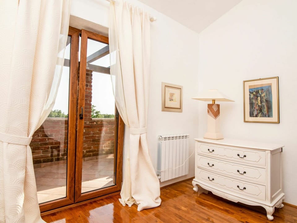 Furniture, Property, Cabinetry, Comfort, Drawer, Wood, Building, Interior Design, Chest Of Drawers, Flooring