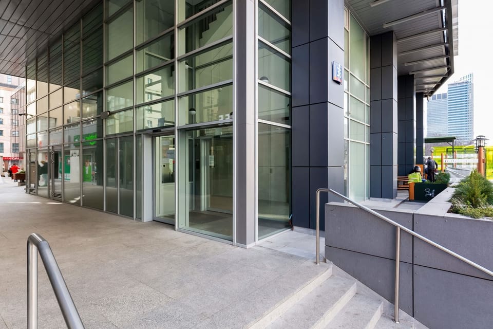 Enjoy easy access to the city's attractions from this well-located building. 