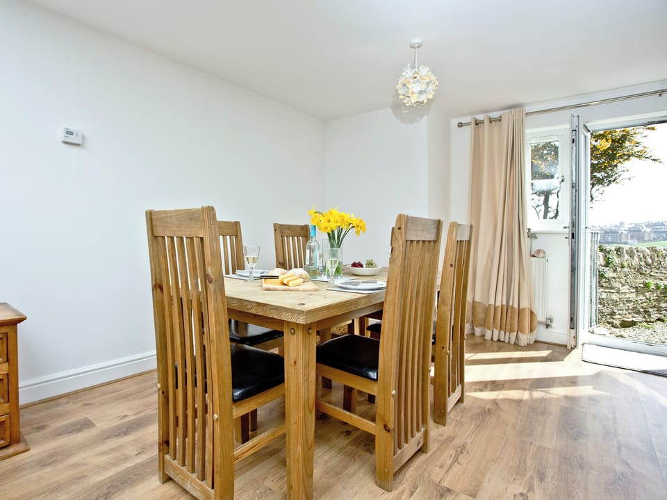 Attractive dining area | 3 Harbour View, Newquay