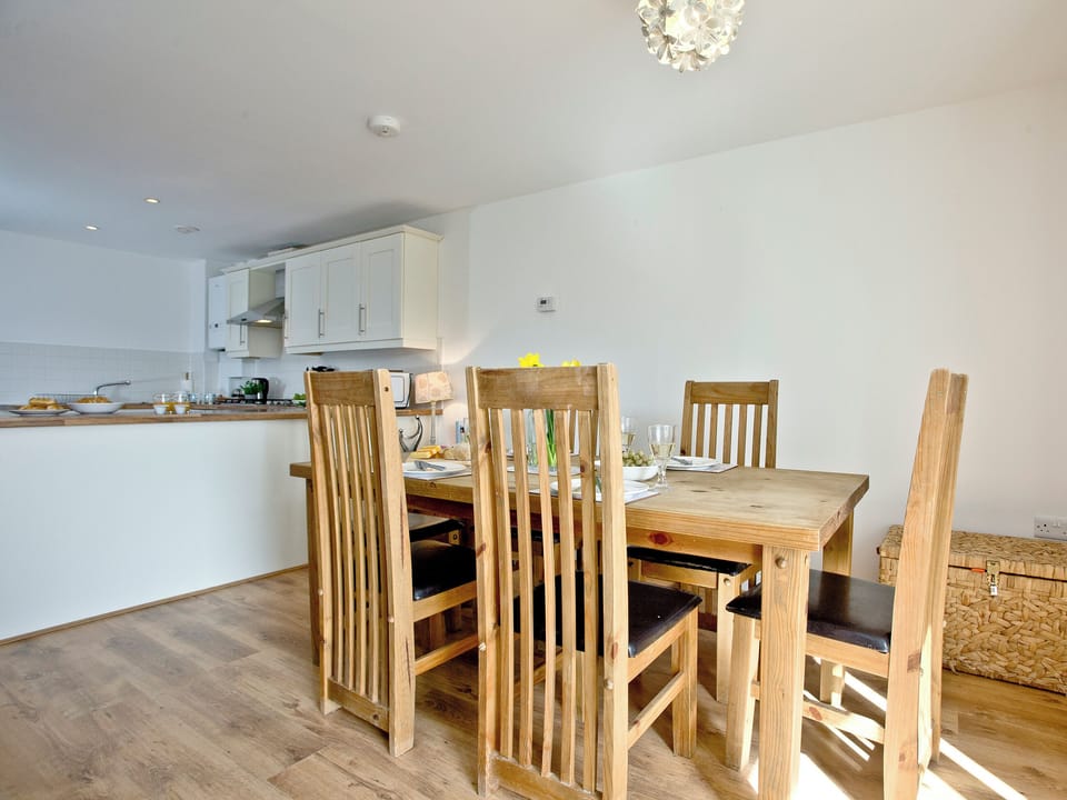 Attractive dining area | 3 Harbour View, Newquay