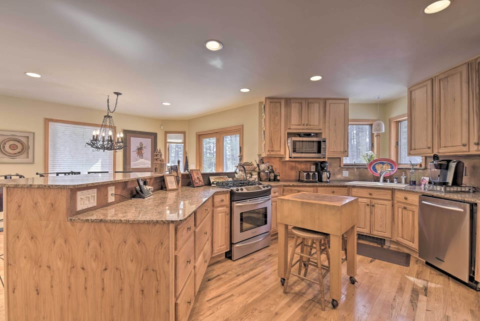 Kitchen | Cooking Basics | Main Level
