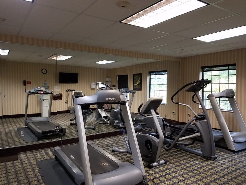 Keep your fitness goals on track in our fully equipped, modern gym.