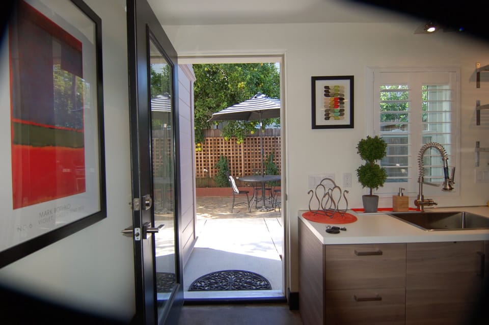Private outside entrance 