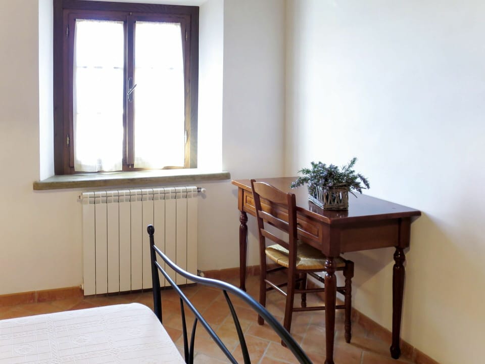 Room, Furniture, Property, Table, Floor, Interior Design, Building, House, Chair, Hardwood