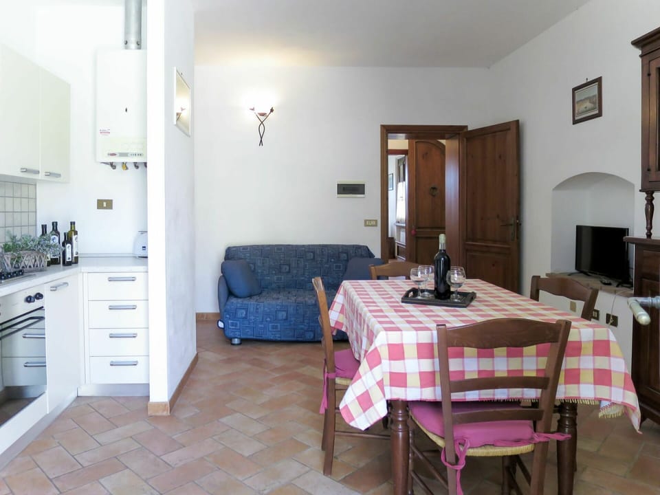 Room, Property, Furniture, Building, Floor, Interior Design, House, Real Estate, Table, Kitchen