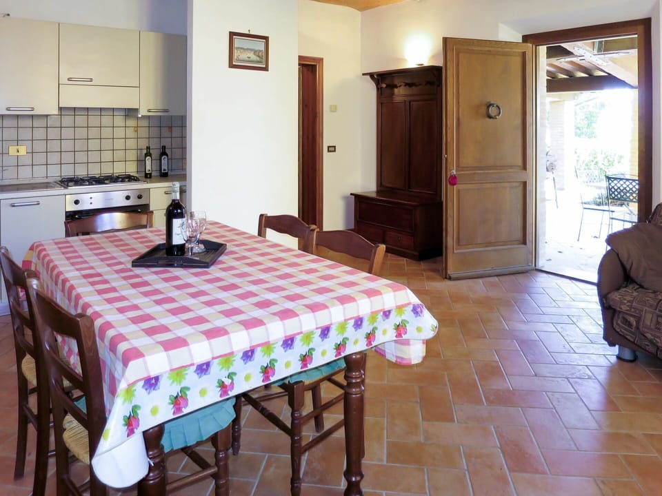 Room, Furniture, Property, Floor, Table, Interior Design, Building, Bedroom, Tablecloth, Wall