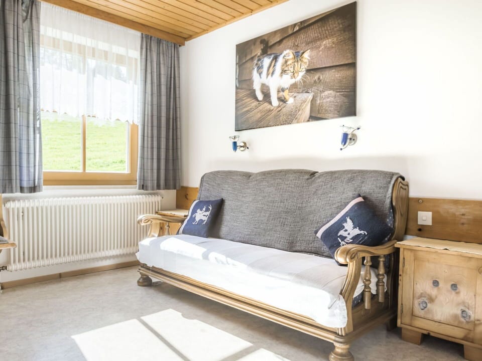 Property, Furniture, Couch, Building, Comfort, Wood, Picture Frame, Interior Design, Window, Flooring