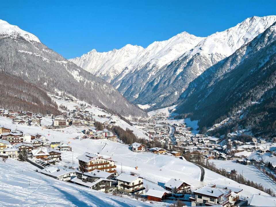 Sky, Mountain, Snow, Slope, Natural Landscape, Highland, Freezing, Landscape, Glacial Landform, Mountainous Landforms