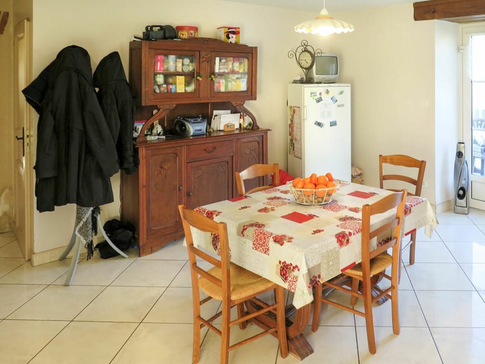 Cabinetry, Property, Furniture, Table, Chair, Wood, Drawer, Picture Frame, Building, Floor