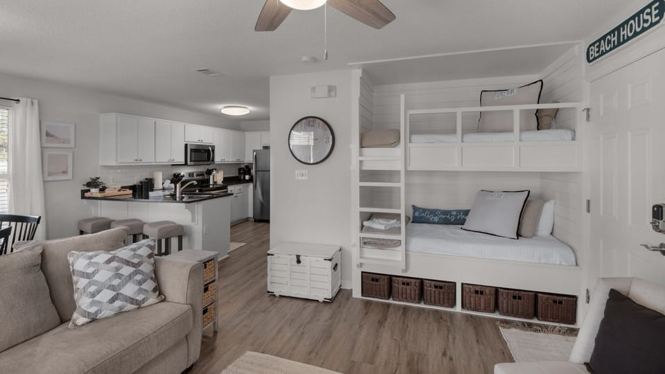 Rollin Tide C4 Main Area and Bunks