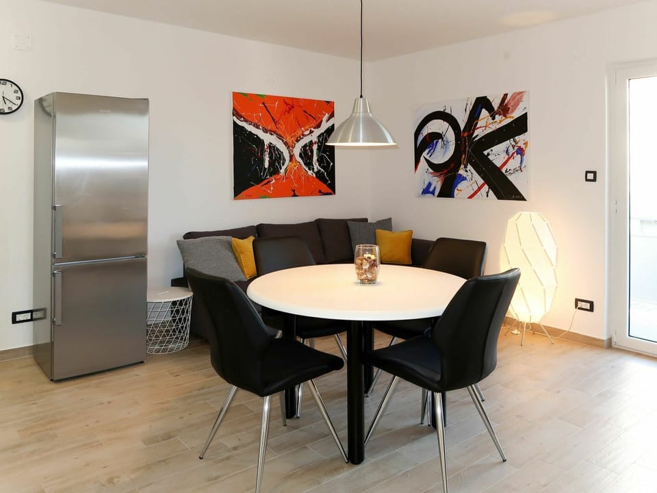 Room, Property, Furniture, Interior Design, Dining Room, Table, Floor, Building, House, Ceiling