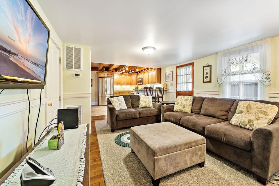 1st Floor rear living room