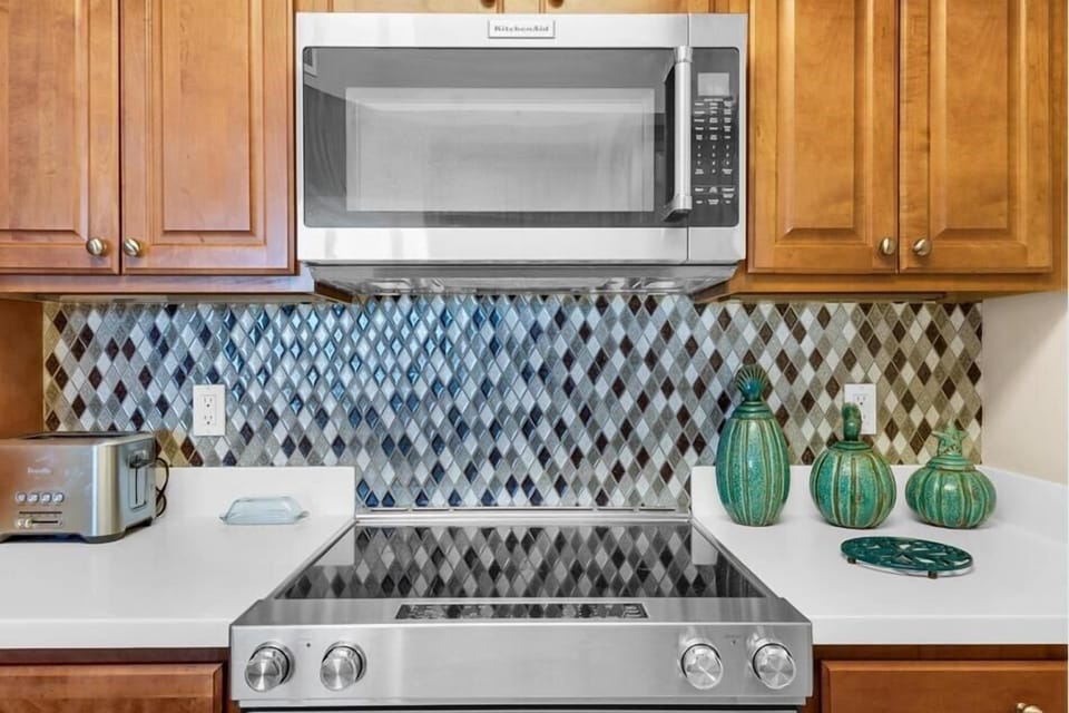 Kitchen; Top notch appliances 