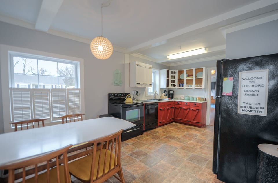 Spacious kitchen/den for all your meals together...all the modern amenities here