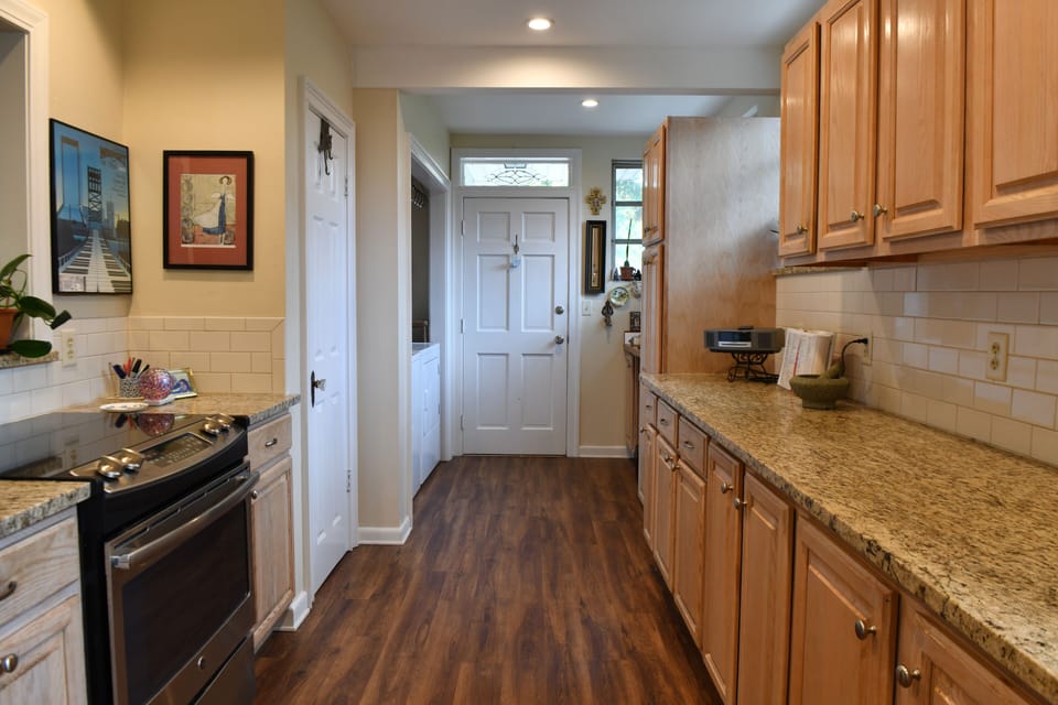 Galley kitchen, granite countertop
