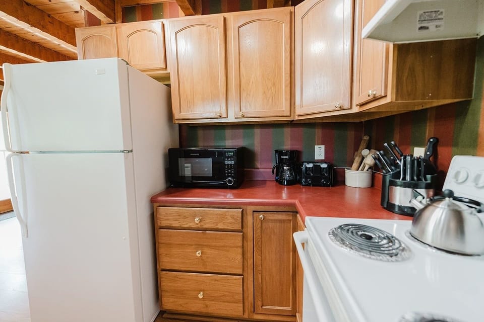 Indoors, Refrigerator, Kitchen, Microwave, Oven