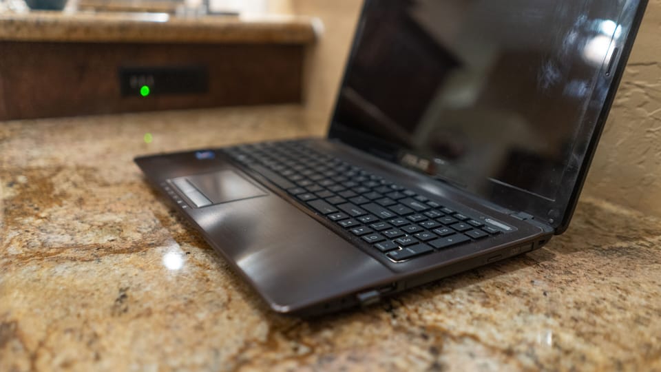 Computer station with USB