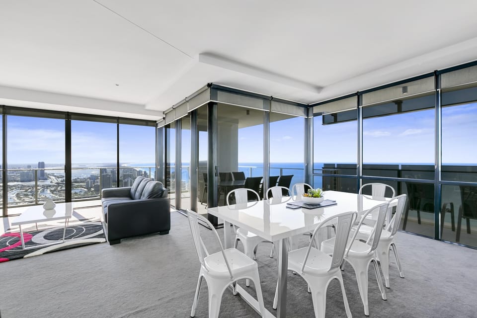 The living room area is just next to the dining area 🥣