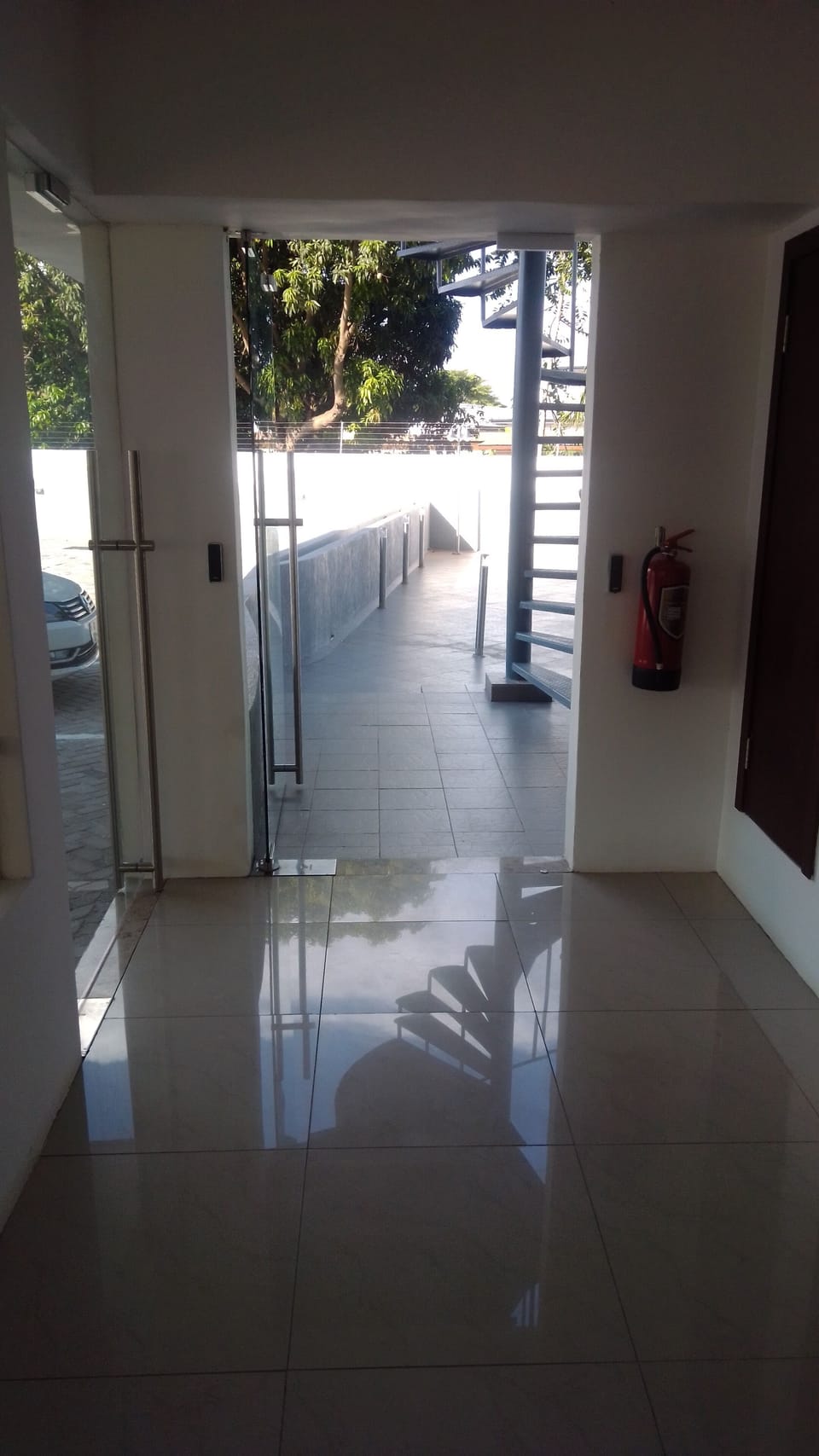 Towards the swimming pool/lounging area