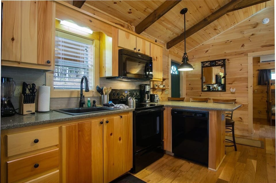 Kitchen, electric range, dishwasher